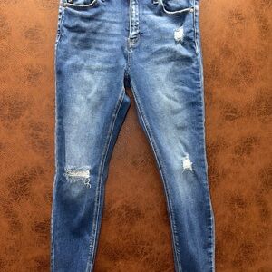 KanCan Jeans Junior's Size 7 Blue Distressed Skinny Jean 25” Inseam RN 144635